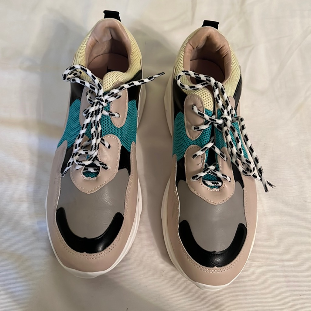 Sneaker